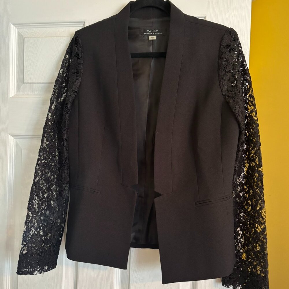 TAHARI Blazer Arthur Sir Levine Black with Lace Sleeves US Size 8